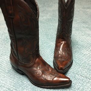 Men’s Laredo Black cherry boots. Size 9.5D